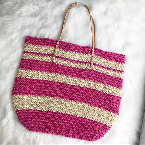Merona Handbags - LAST CHANCE 🔥 Merona • Straw Beach Bag